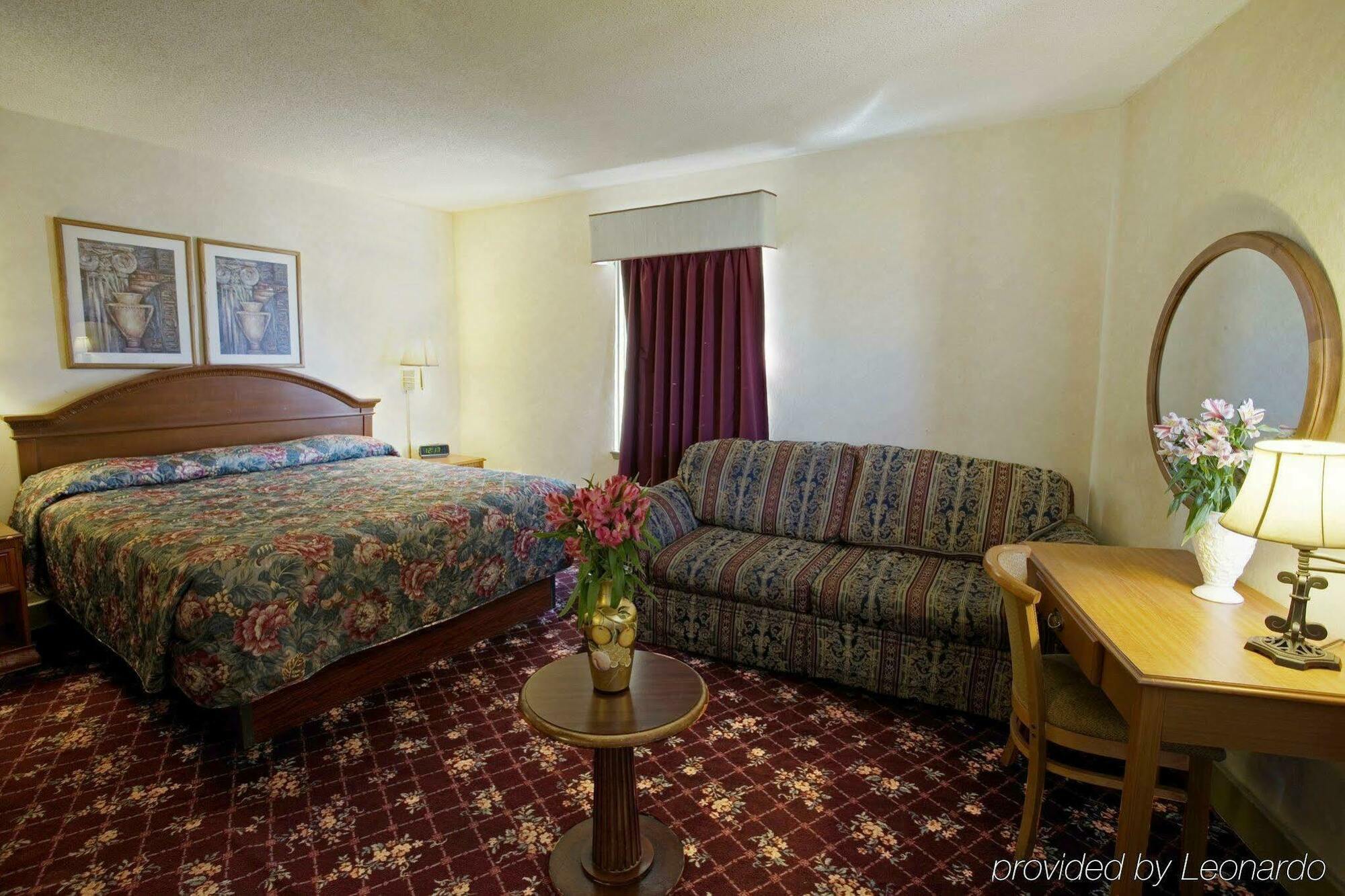 Americas Best Value Inn Dearborn Quarto foto